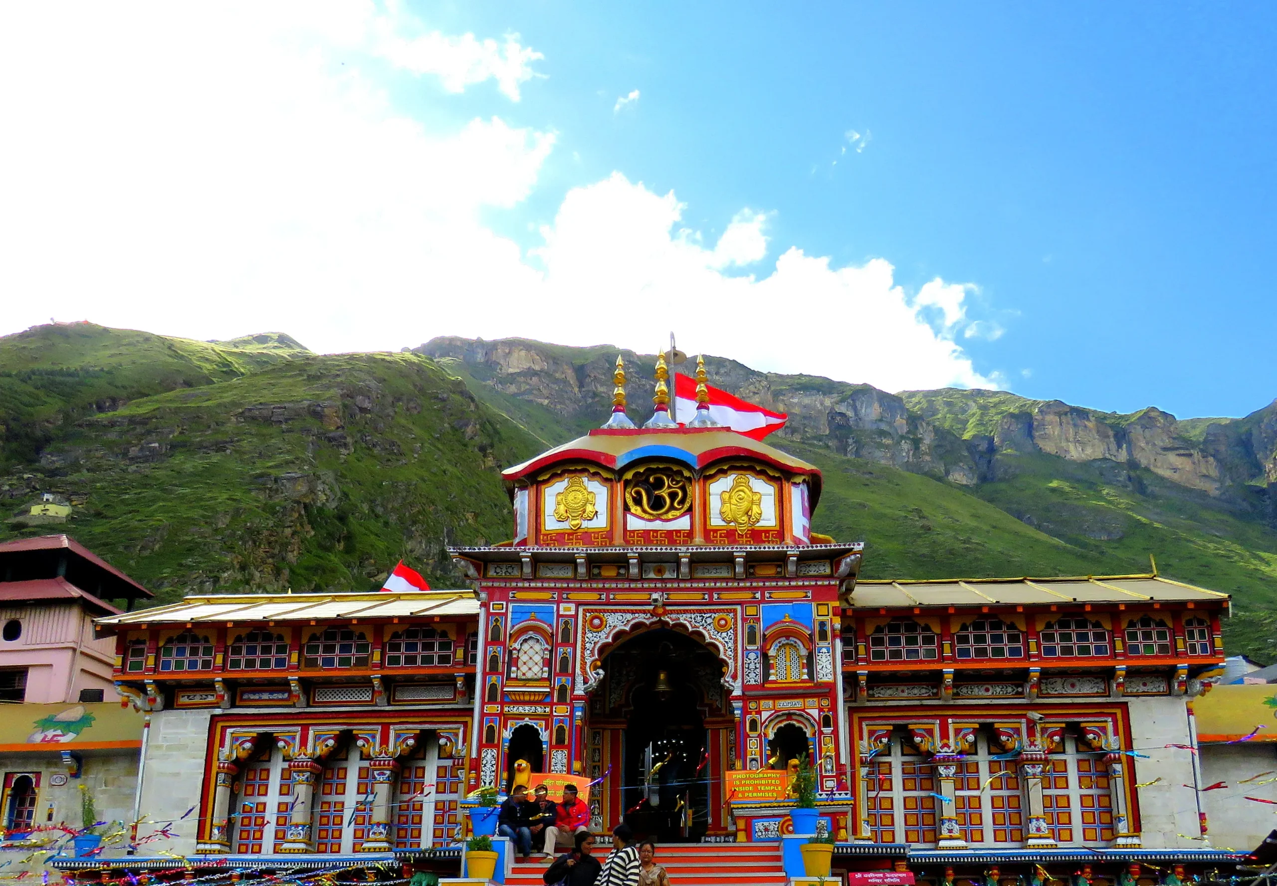 Exploring Sacred Splendor of Badrinath Temple 2024